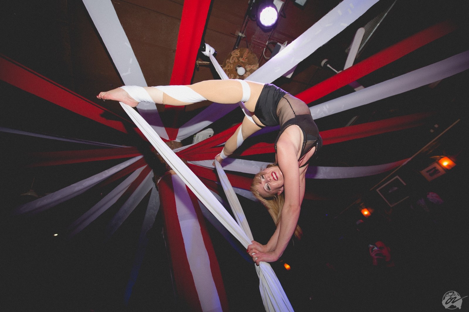 Tissu aérien au Café OZ