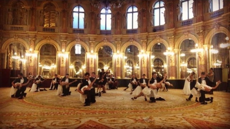 25 Aout 2017 – Tournage Film Chinois au Grand Hôtel Paris Danseuse Tango