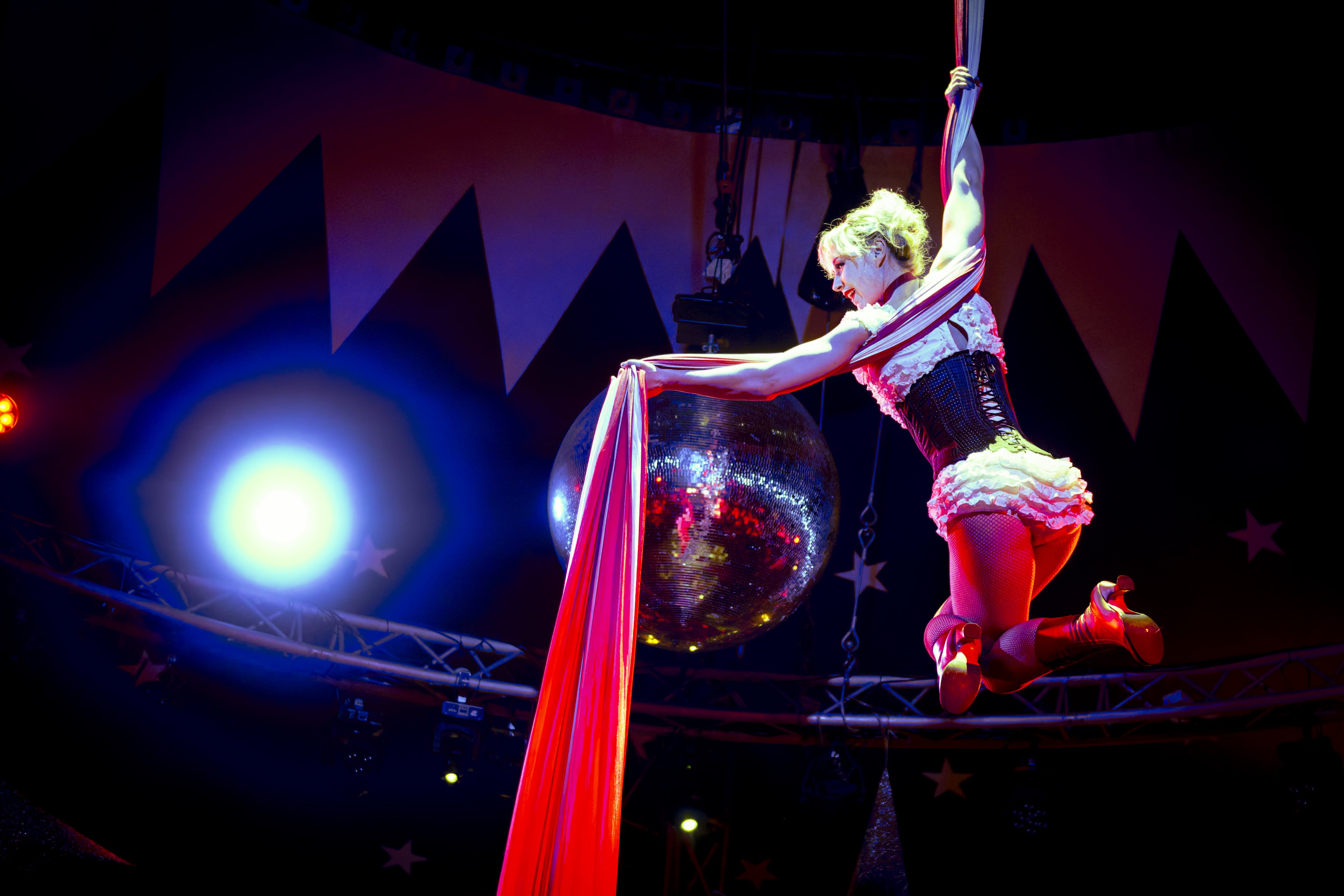 Berry La Renverse et Son Cancan - Photo 2